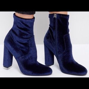 Steve Madden Dark Blue Velvet Booties 8.5